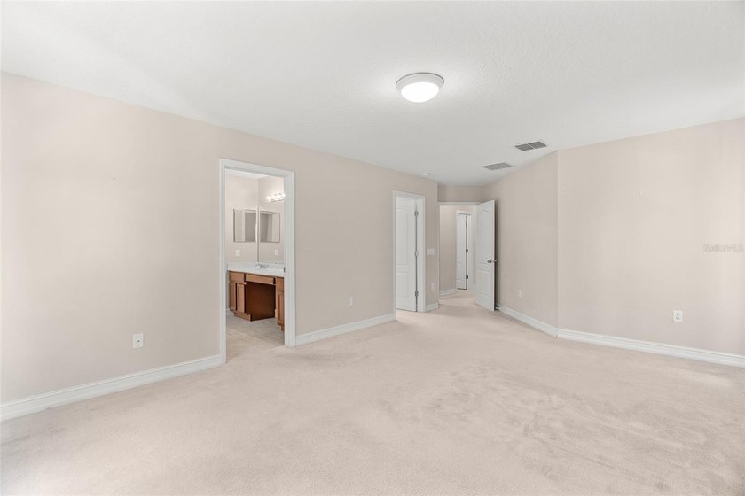 Under contract-accepting backup offers. Back on the Market! - photo 21