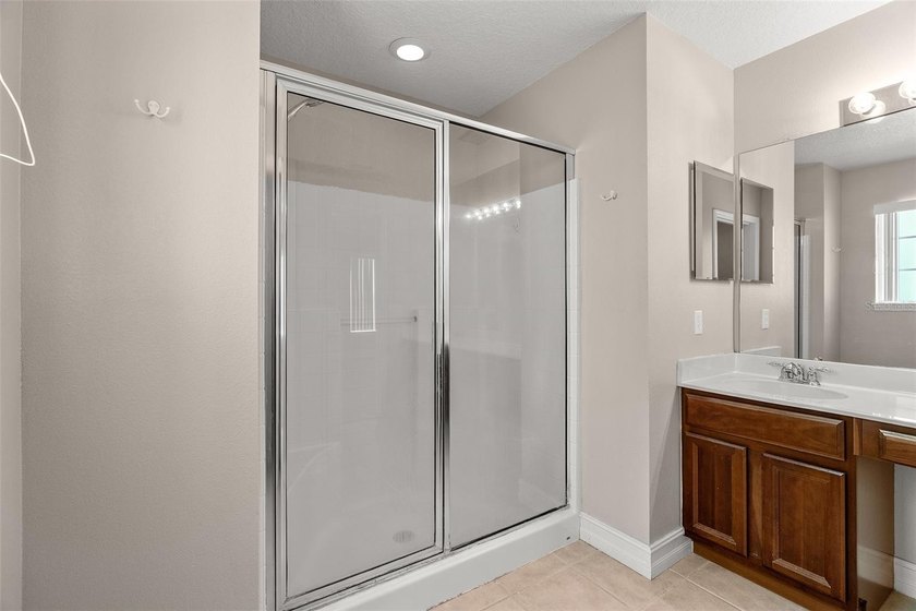 Under contract-accepting backup offers. Back on the Market! - photo 23