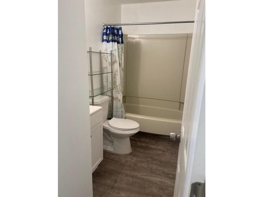 Motivated Seller! Do Not disturb tenants! Zoned Suburban - photo 11