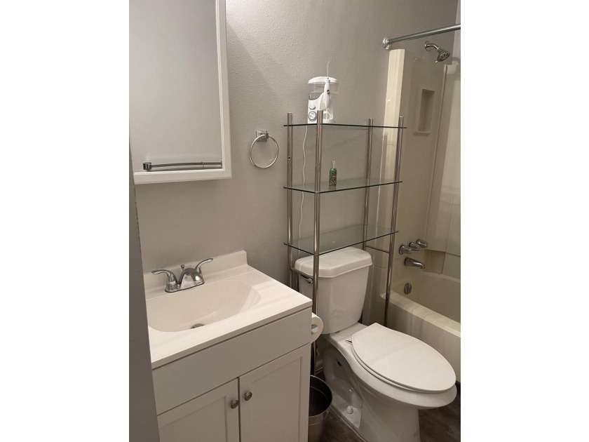 Motivated Seller! Do Not disturb tenants! Zoned Suburban - photo 14
