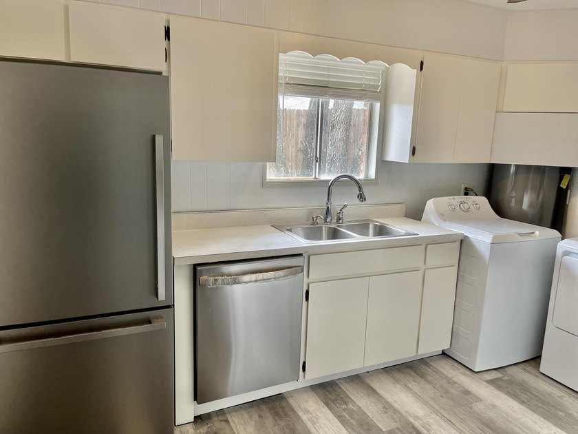 Motivated Seller! Do Not disturb tenants! Zoned Suburban - photo 16
