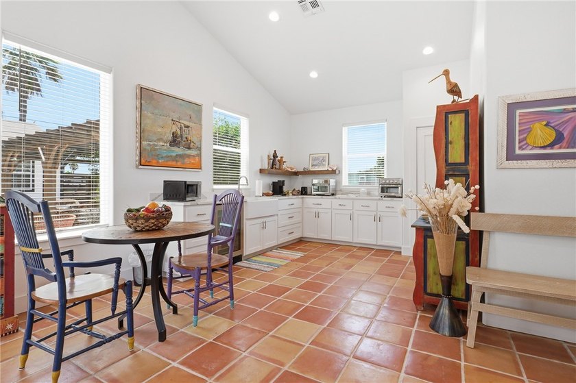 If you've been longing for a wonderful Coastal get-away or even - photo 31