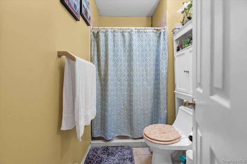 This beautiful, legal 2 Dwelling- property, 24 yrs old, 18.75 x - photo 2