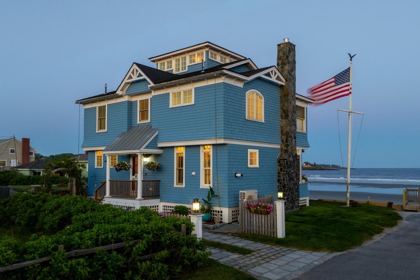 Rare opportunity to own one of Higgins Beach's most iconic - photo 3