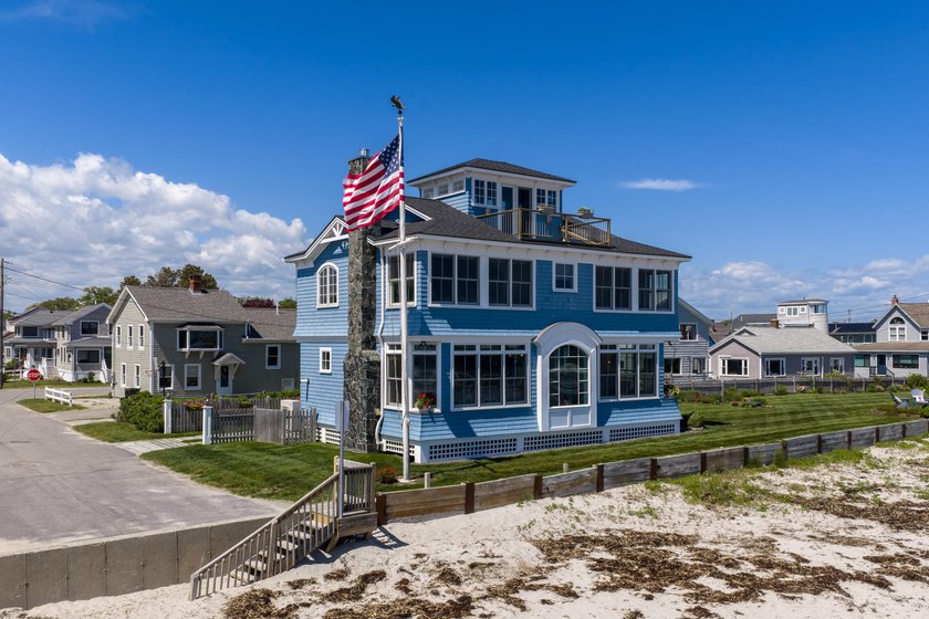 Rare opportunity to own one of Higgins Beach's most iconic - photo 4