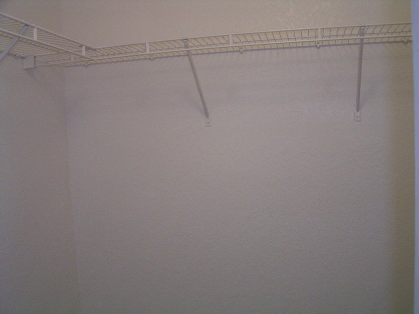 3 Bedroom 2-1/2 bath condo with 2 levels inside-living area on - photo 11