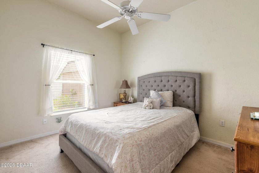 Welcome home to this beautifully maintained 4-bedroom - photo 16