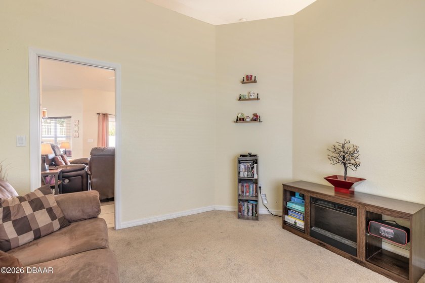 Welcome home to this beautifully maintained 4-bedroom - photo 21