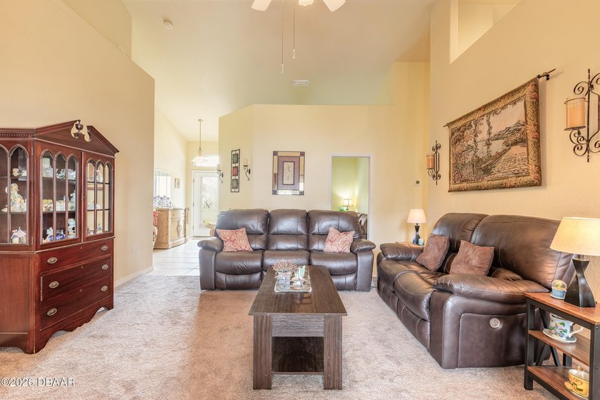 Welcome home to this beautifully maintained 4-bedroom - photo 24