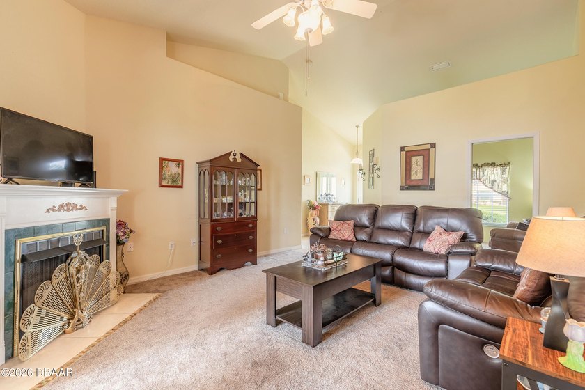 Welcome home to this beautifully maintained 4-bedroom - photo 25
