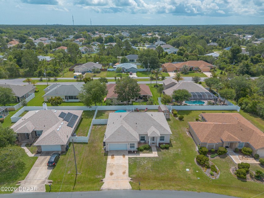 Welcome home to this beautifully maintained 4-bedroom - photo 40