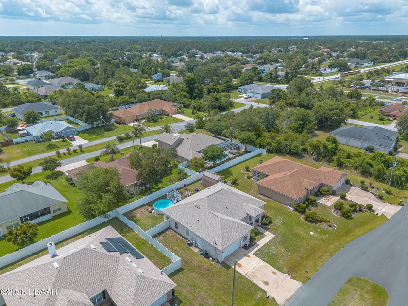 Welcome home to this beautifully maintained 4-bedroom - photo 41