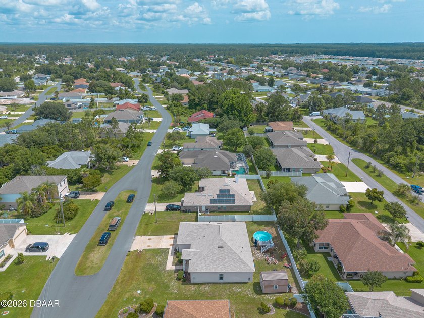 Welcome home to this beautifully maintained 4-bedroom - photo 46