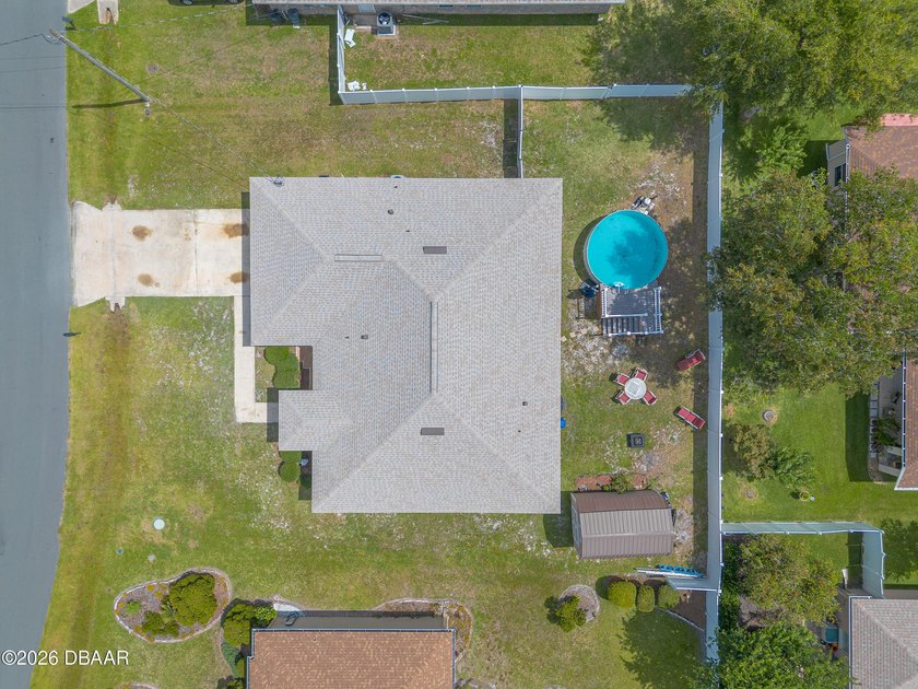 Welcome home to this beautifully maintained 4-bedroom - photo 48