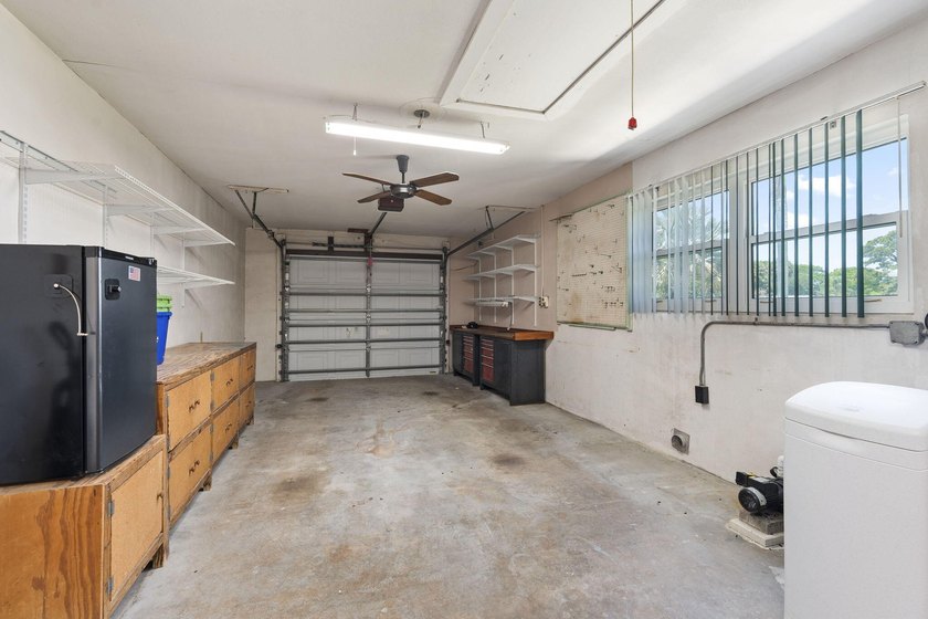 Located in Lakewood Park, this clean and well-kept 3-bedroom - photo 17