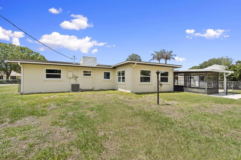 Located in Lakewood Park, this clean and well-kept 3-bedroom - photo 23