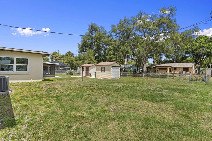 Located in Lakewood Park, this clean and well-kept 3-bedroom - photo 24