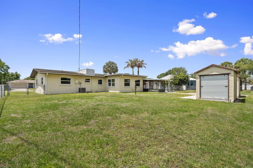 Located in Lakewood Park, this clean and well-kept 3-bedroom - photo 25