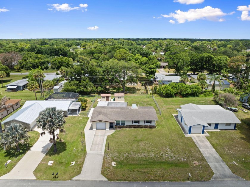 Located in Lakewood Park, this clean and well-kept 3-bedroom - photo 29