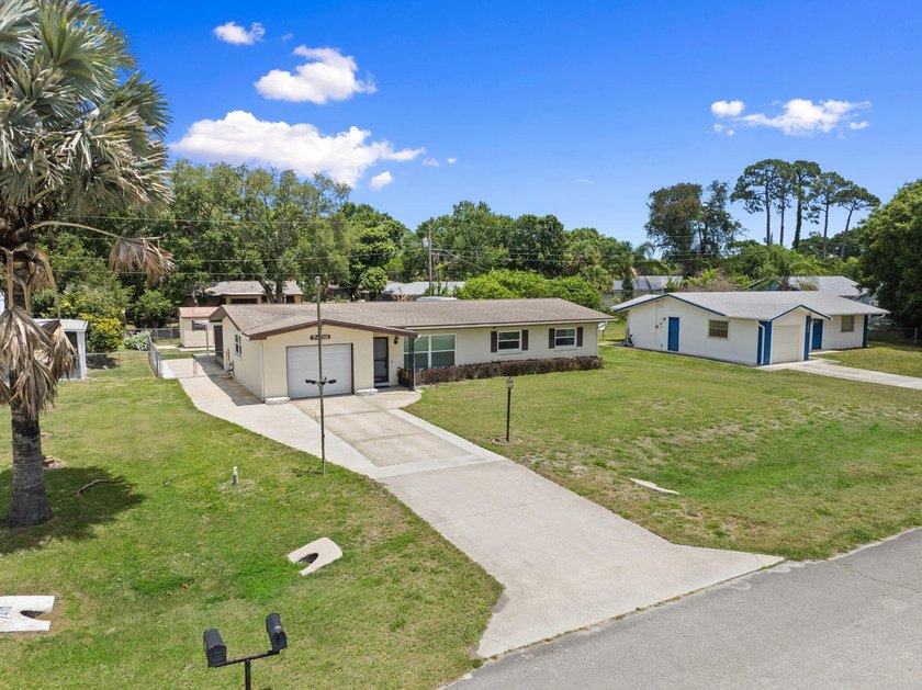 Located in Lakewood Park, this clean and well-kept 3-bedroom - photo 34