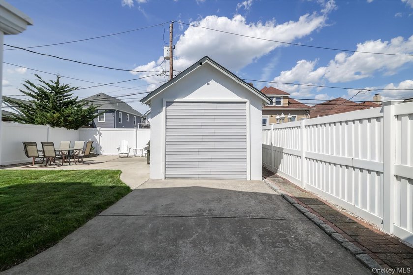 A Barnum Island beauty. This 3 Bdrm 2 Full Bath dormered raised - photo 19