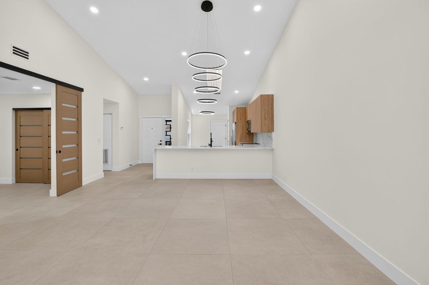Welcome to this beautifully and completely remodeled - photo 29