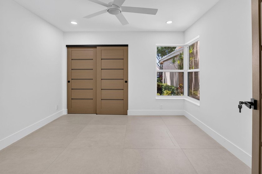 Welcome to this beautifully and completely remodeled - photo 38