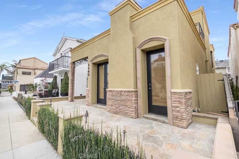 Welcome to this beautifully upgraded Belmont Shore home, where - photo 2
