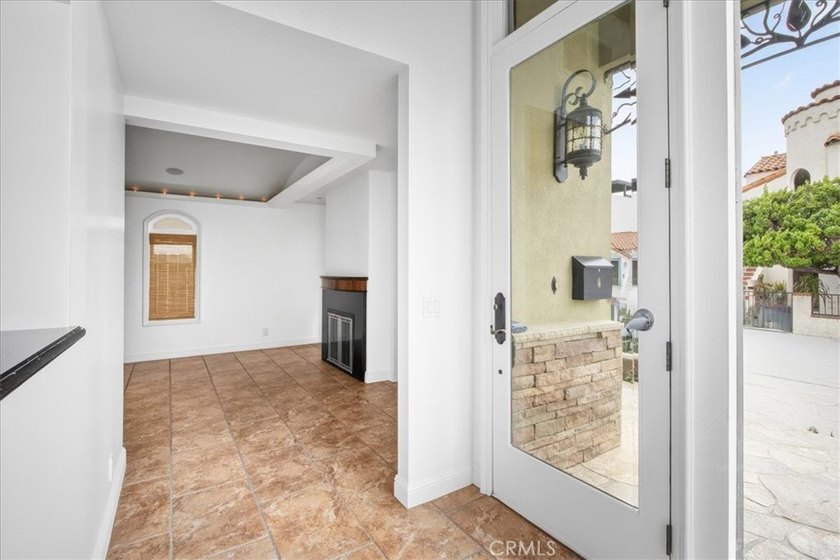 Welcome to this beautifully upgraded Belmont Shore home, where - photo 6