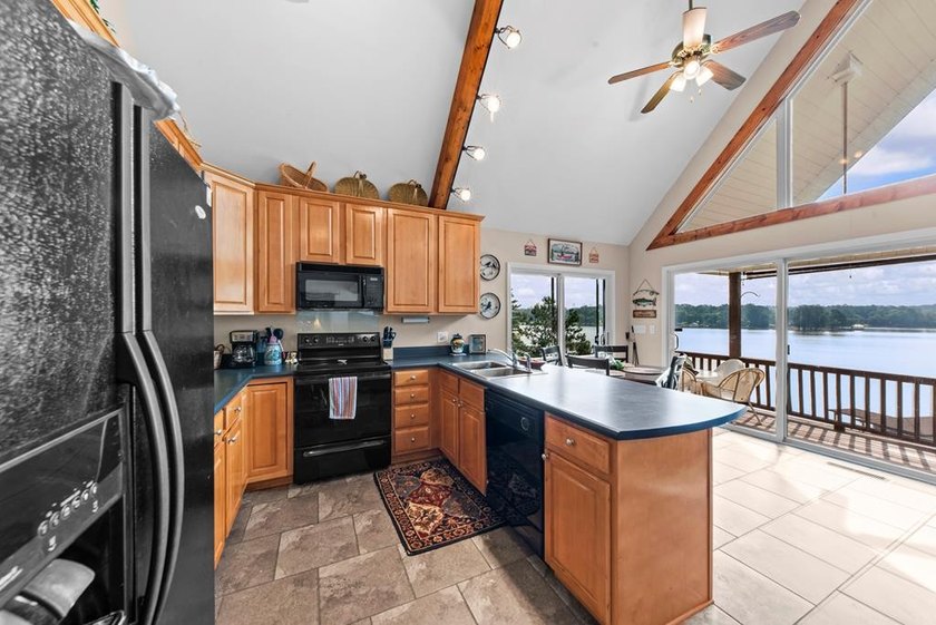 Experience the perfect blend of lakeside luxury and modern - photo 13