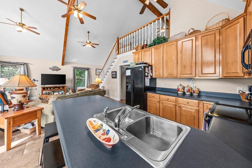 Experience the perfect blend of lakeside luxury and modern - photo 14