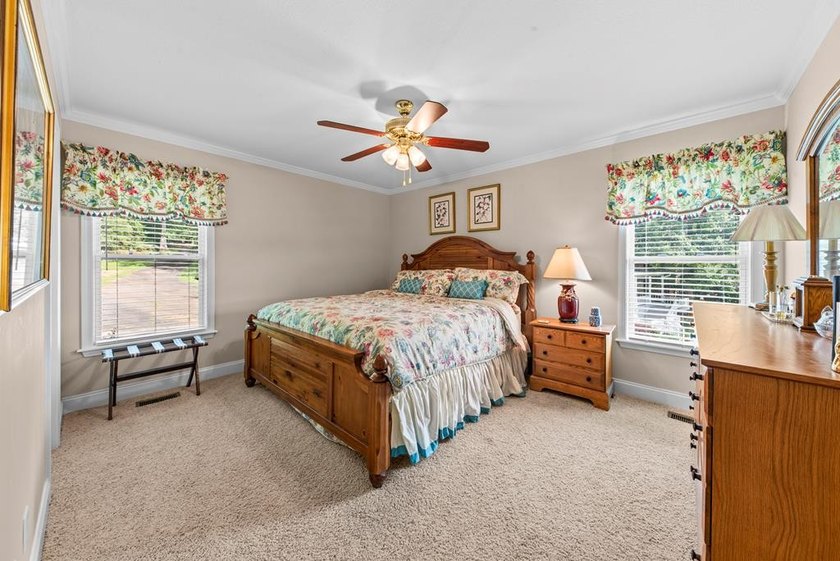 Experience the perfect blend of lakeside luxury and modern - photo 22