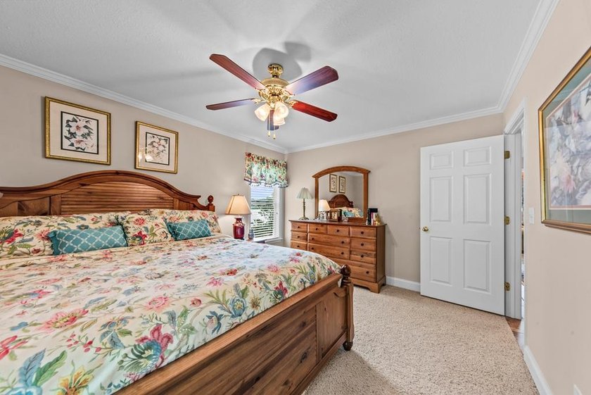 Experience the perfect blend of lakeside luxury and modern - photo 23