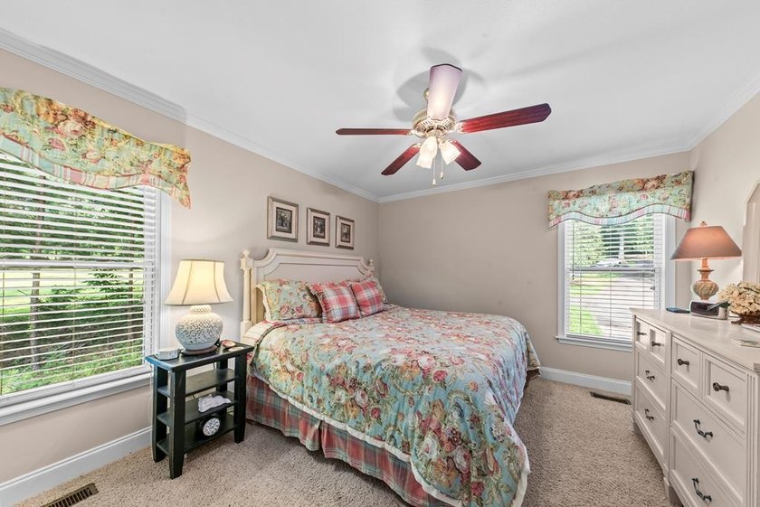 Experience the perfect blend of lakeside luxury and modern - photo 24
