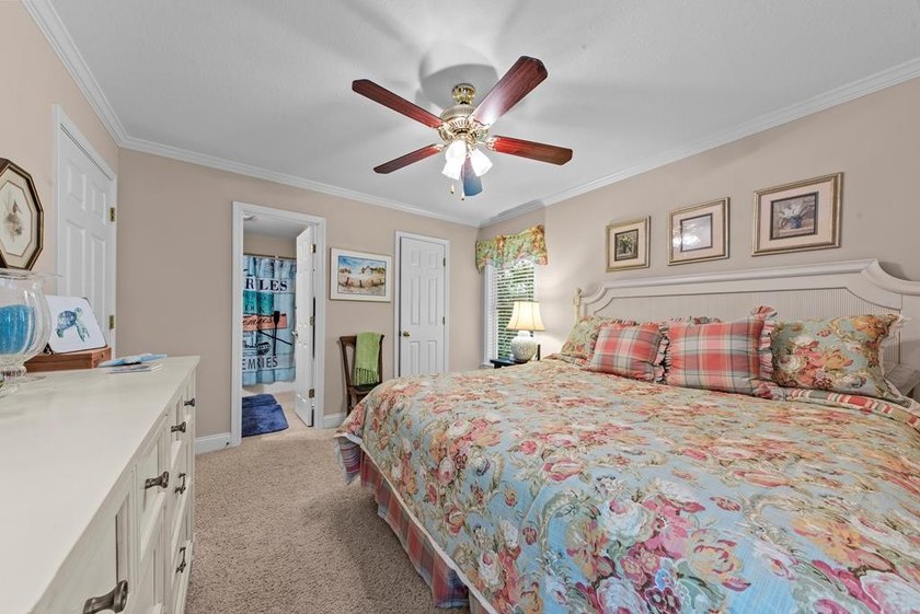 Experience the perfect blend of lakeside luxury and modern - photo 25