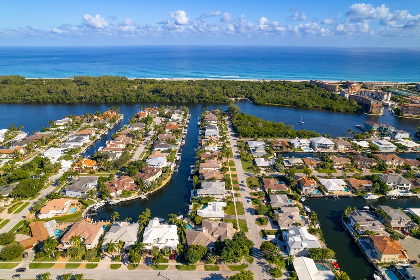 Move-in Ready Home in Lake Rogers Area of Boca Raton This - photo 3