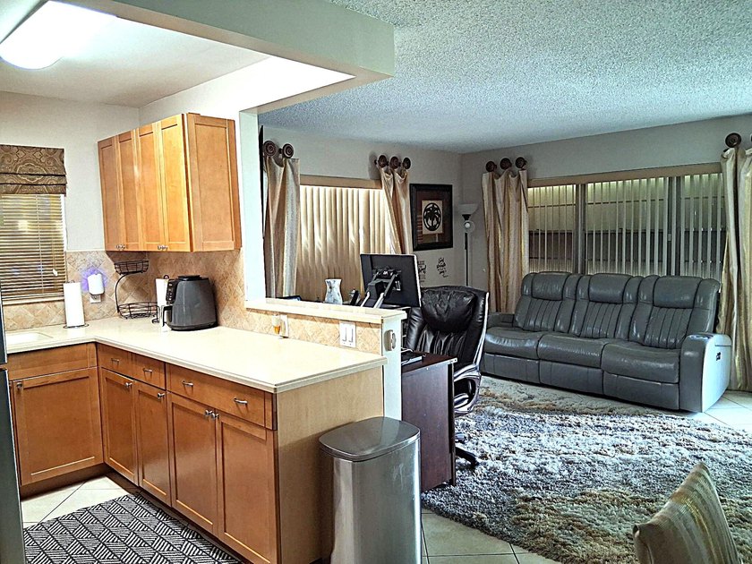 **FIRST FLOOR** UPDATED and SPACIOUS 1 BEDROOM 1 &amp; a 1/2 baths - photo 5