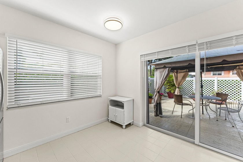 Welcome to a charming quiet townhouse in West Palm Beach - photo 14