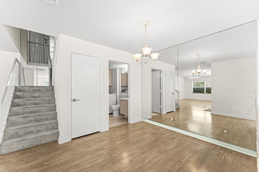 Welcome to a charming quiet townhouse in West Palm Beach - photo 17