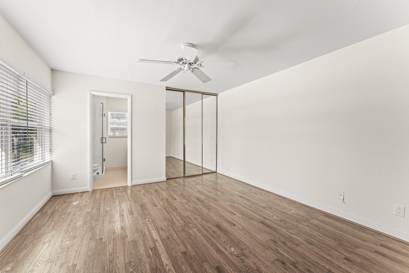 Welcome to a charming quiet townhouse in West Palm Beach - photo 20