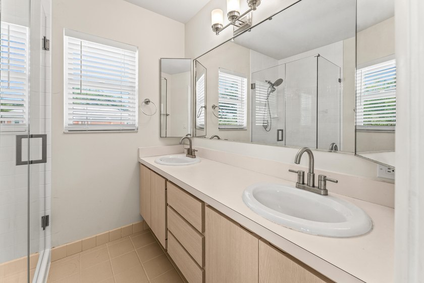 Welcome to a charming quiet townhouse in West Palm Beach - photo 22