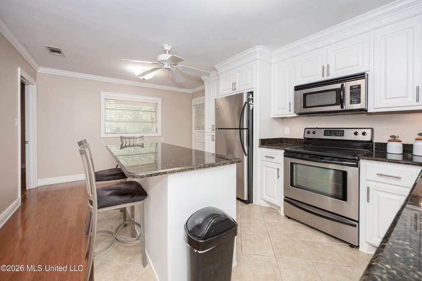 Welcome to 1907 9th Street in Pascagoula, where classic - photo 17