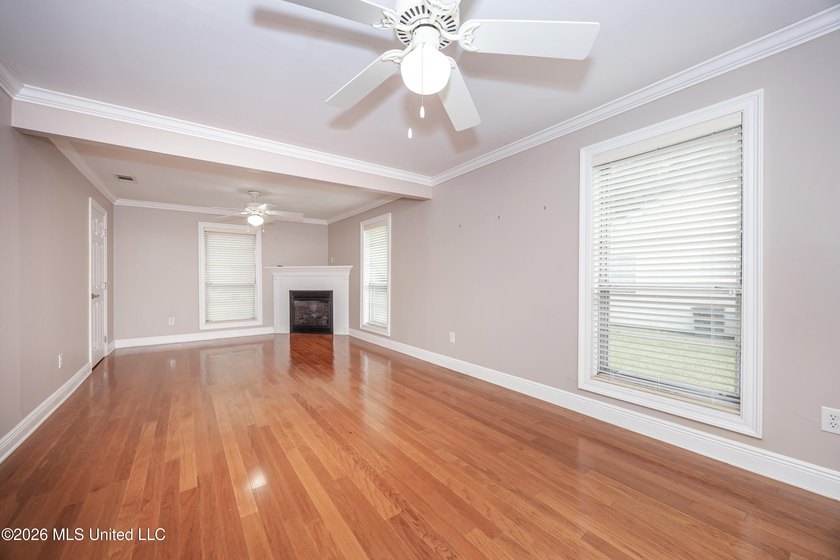 Welcome to 1907 9th Street in Pascagoula, where classic - photo 20