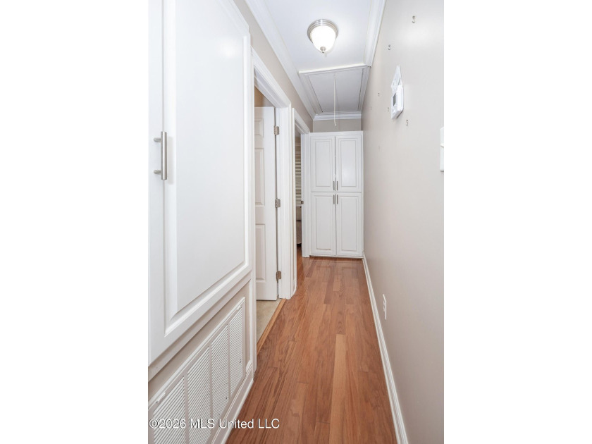 Welcome to 1907 9th Street in Pascagoula, where classic - photo 25
