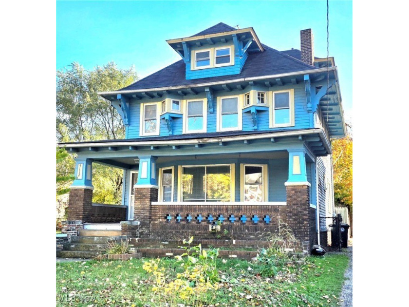 Welcome HOME to 9112 Parmelee Ave, in Cleveland! A charming and - photo 3