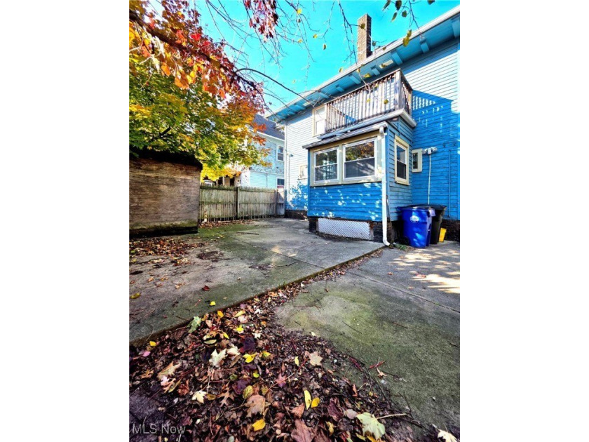 Welcome HOME to 9112 Parmelee Ave, in Cleveland! A charming and - photo 7
