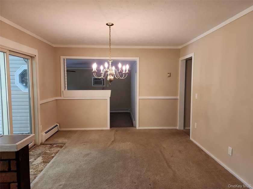Spacious Colonial with 7 rooms 4 beds and 1.5 baths located in - photo 15