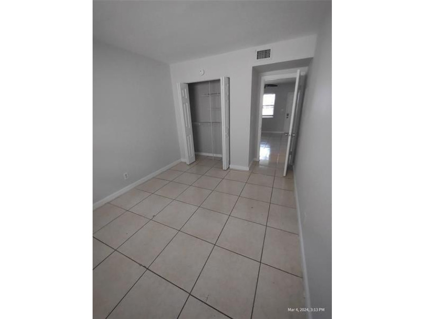 INVESTOR SPECIAL!! Charming and Bright 2bed/1bath Unit in - photo 21