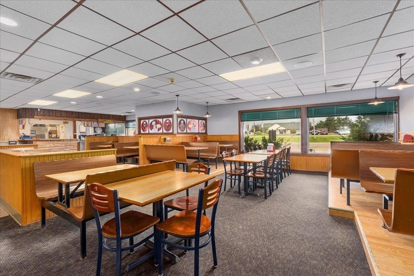 Here's your chance to own a versatile commercial property in a - photo 3
