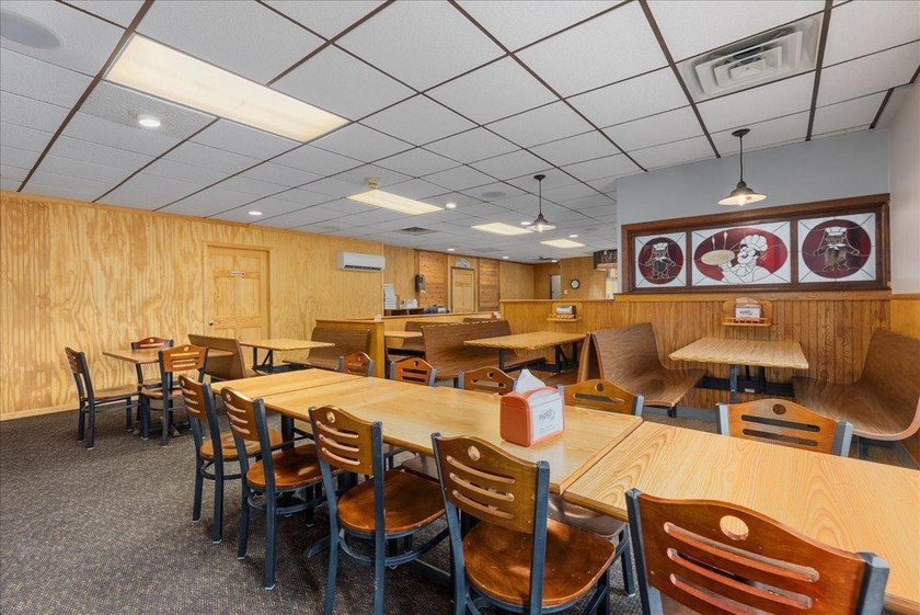 Here's your chance to own a versatile commercial property in a - photo 4